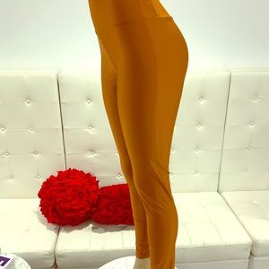 Women’s leggings new with tags size medium